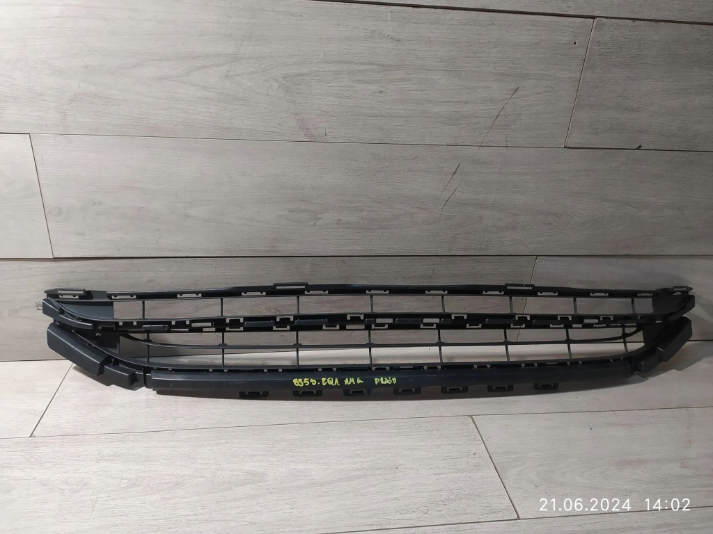 фото №1, 8953. mercedes eqa amg решітка середня бампер перед a2438857701