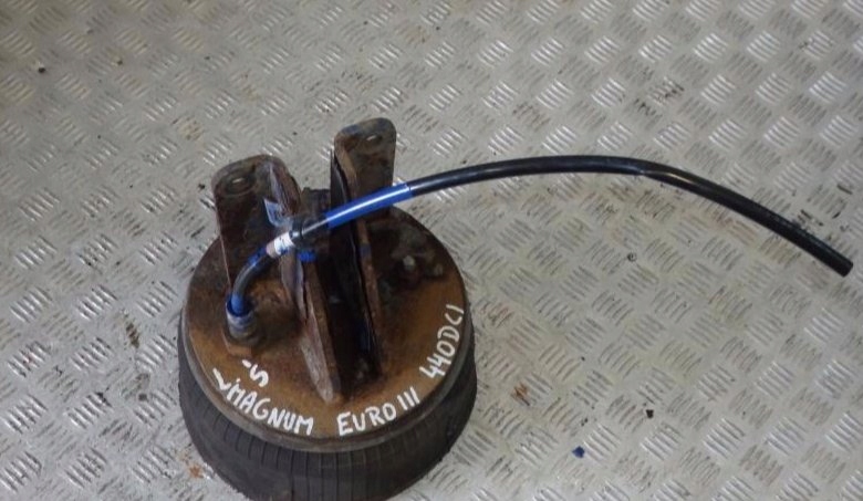 фото №1, Renault magnum e-tech подушка підвіска задня