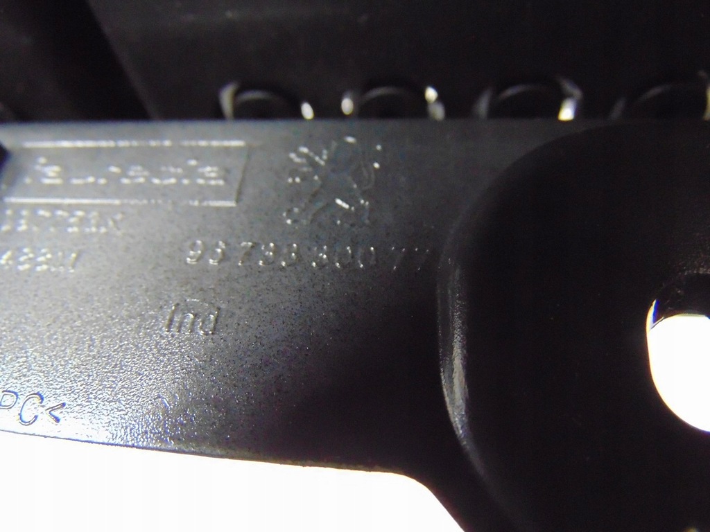 фото №11, Рамка панель консолі peugeot 2008 9673830077