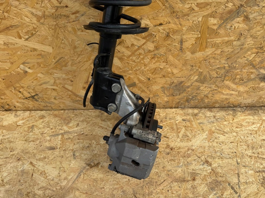 Амортизационная стойка рычаг поворотный кулак левая левый перед lexus ct200h ct 200h в Украине