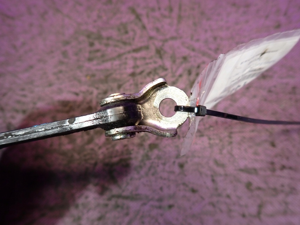 фото №4, Subaru forester iii 07- ограничитель дверь перед правый передний