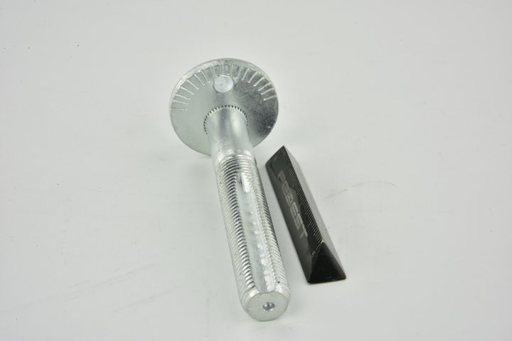 фото №3, Болт с эксцентрик do mitsubishi endeavor 3.8