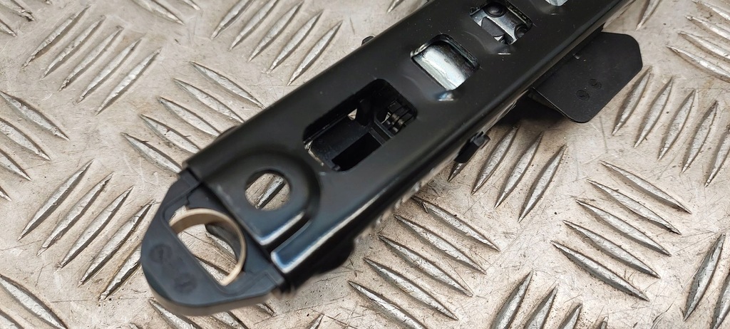 фото №7, Audi a4 s4 b8 8k 2014 правая сторона моторчик регулировки ремней безопасности