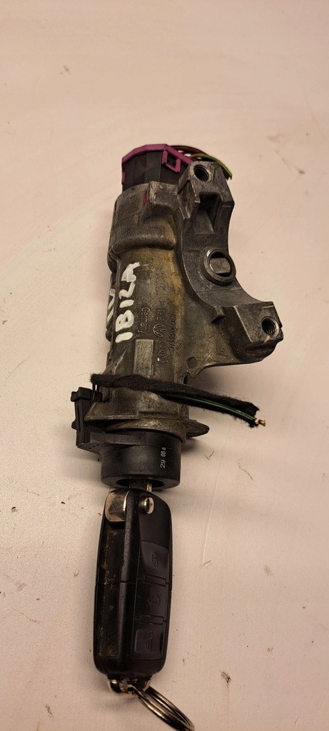 фото №1, Fabia i замок зажигания с ключ 4b0905851c