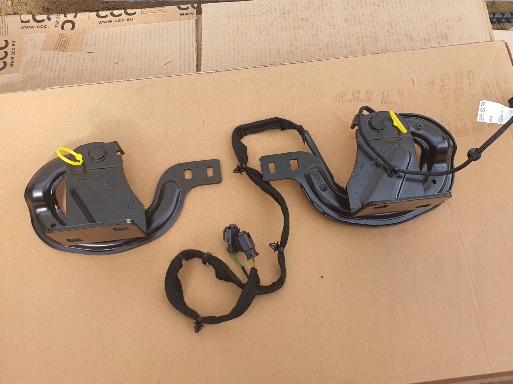 фото №1, Peugeot 3008 i петля крышки задняя левый правый