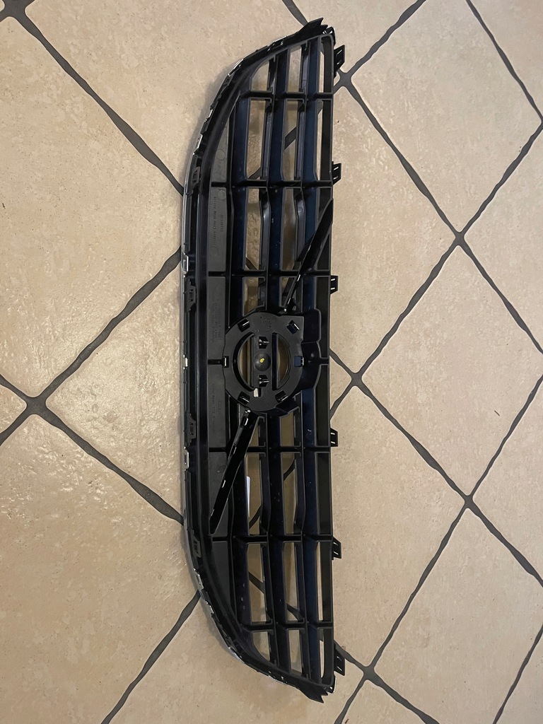 фото №4, Volvo v40 решётка радиатора решётка радиатора оригинал