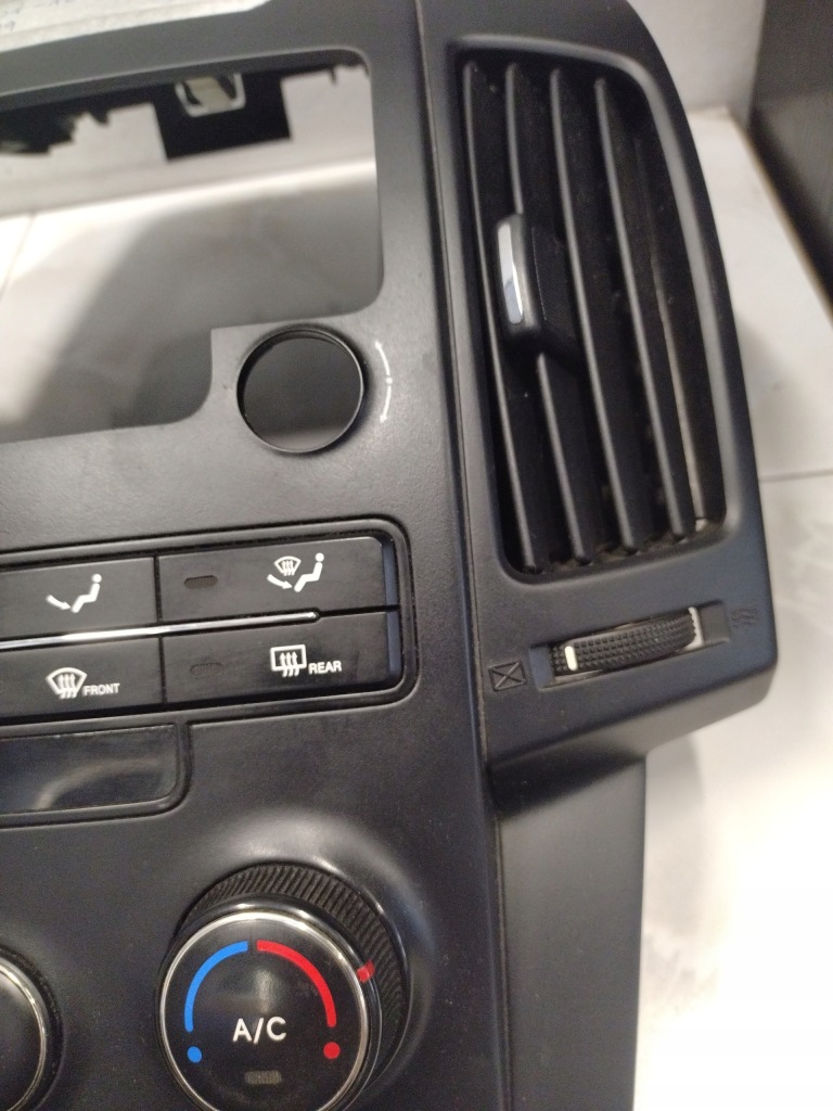 фото №4, Hyundai i30 10r панель кондиціонера рамка радіо решітка обдув 97250-2l150