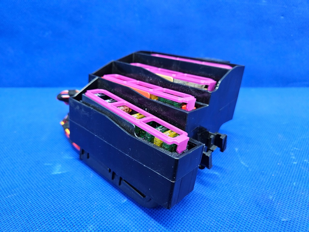 фото №5, Audi q8 e-tron 55 коробка предохранителей предохранители органайзер 4kl971845