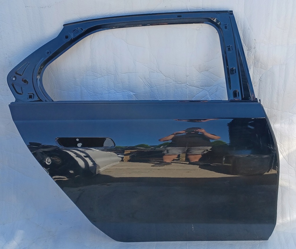 фото №1, Bmw 7 g70 дверь правое задняя задние