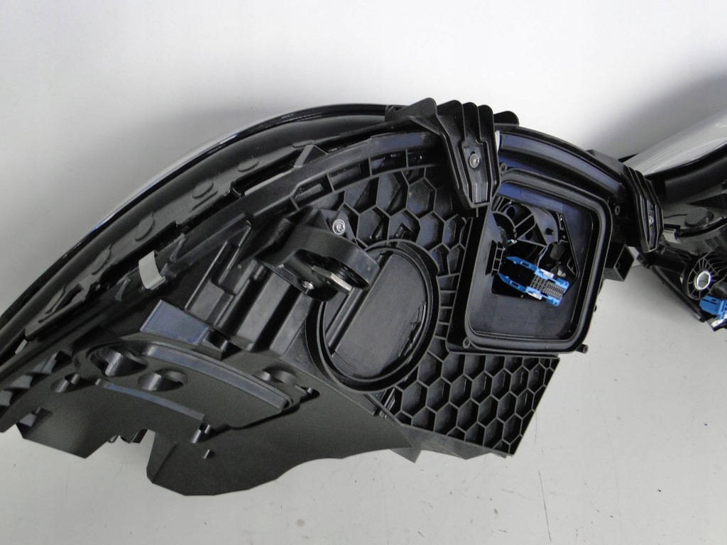 фото №16, Mercedes c klasa 206 w206 лампа правая digital led