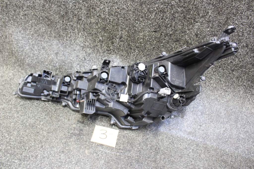 фото №2, Toyota оригінальний номер 81110-02s60 гібрид лампа