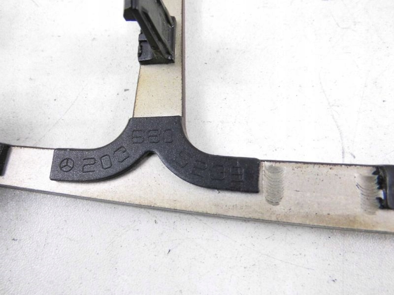 фото №10, Mercedes c w203 консоль рамка радио 2036805239