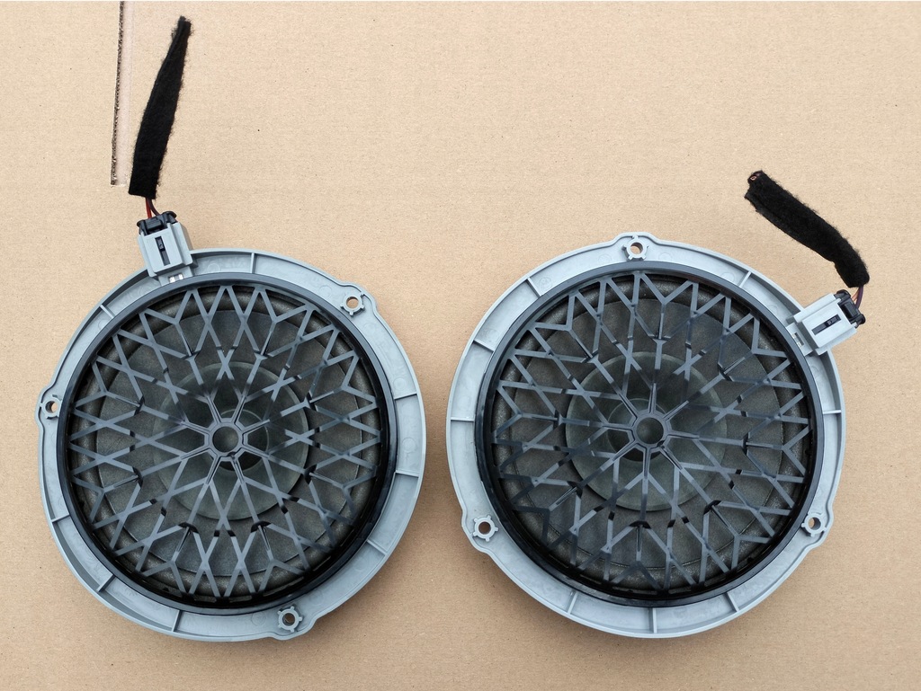 фото №1, Peugeot 208 динамик задняя