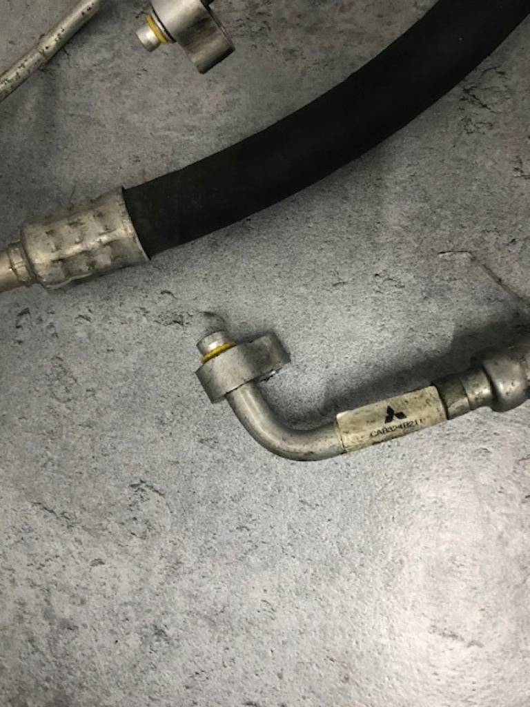 фото №5, Дроти кондиціонера carisma 2002r 1,8gdi комплект