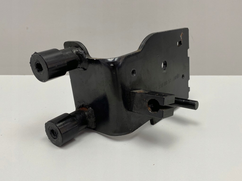 Купити Mercedes w221 лонжерон кронштейн балка 2213100051