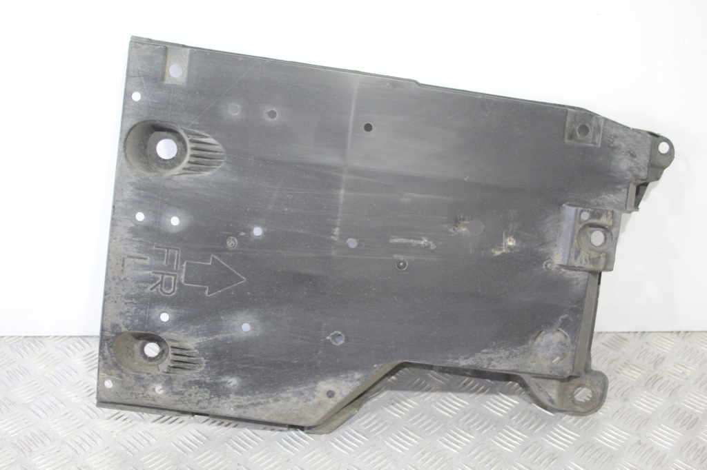 Купити Накладка підвіска ліва toyota auris 2 2 58166-02030