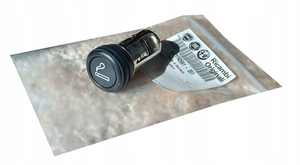 фото №1, Разъём прикуривателя fiat idea 71742661 nowe оригинальные оригинальный номер