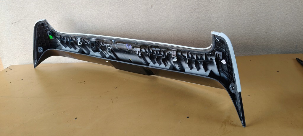 фото №1, Kia sportage спойлер крышки 87268-f1000