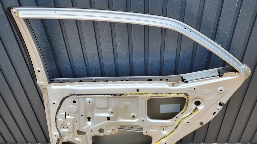 фото №8, Toyota corolla e16 13- дверь задняя задние правое fv