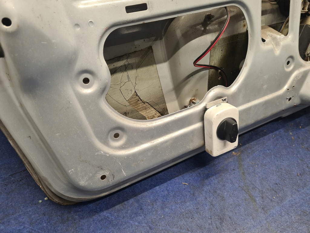 фото №10, Mercedes vito w638 задняя крышка багажника багажника