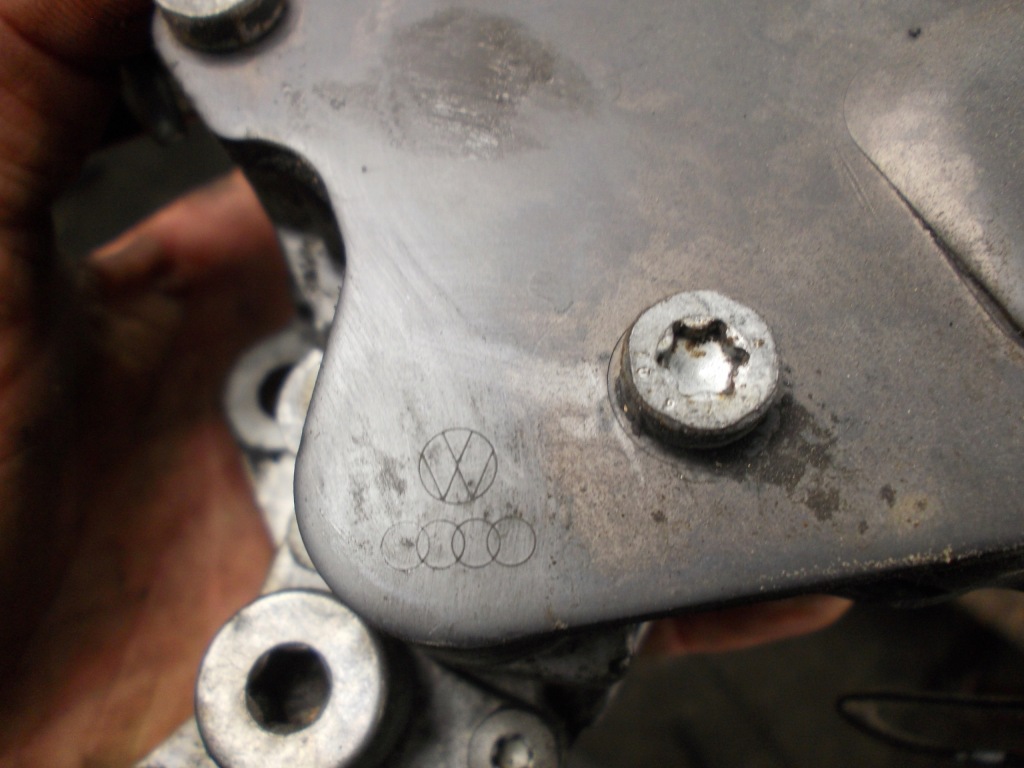 Насос топлива вакуум leon 2 1038145209n Недорого