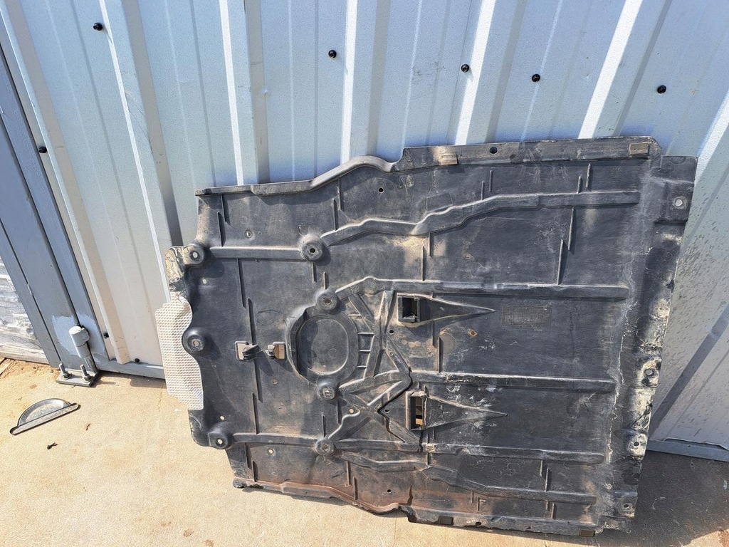 фото №4, Mercedes w247 b-klasa захист плита pod двигун dół