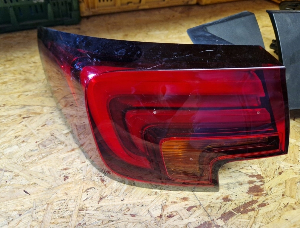 Astra k v hb 5d лампа левый задний  левая задняя led Цена