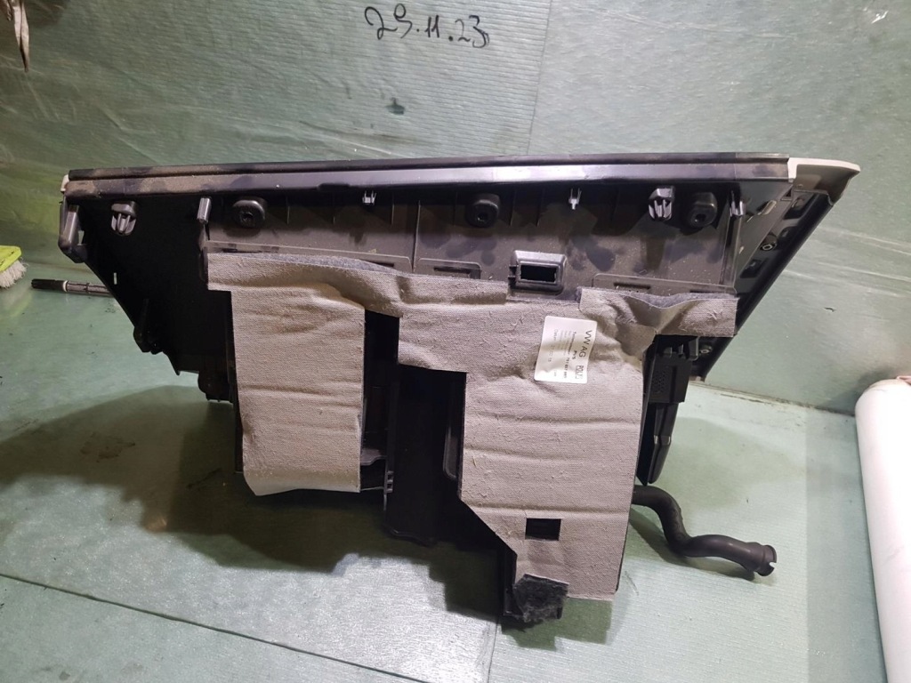 фото №7, Бардачок консоли vw touareg iii 761857097d