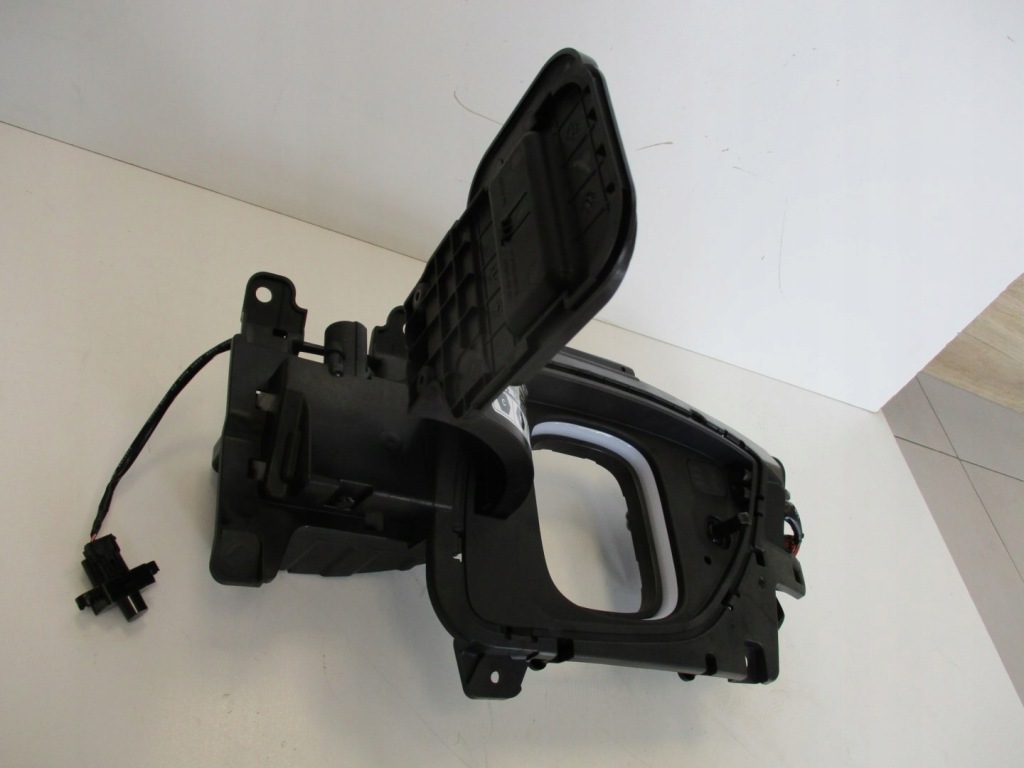 фото №4, Кришка роз'єм заряджання hyundai kona електрик