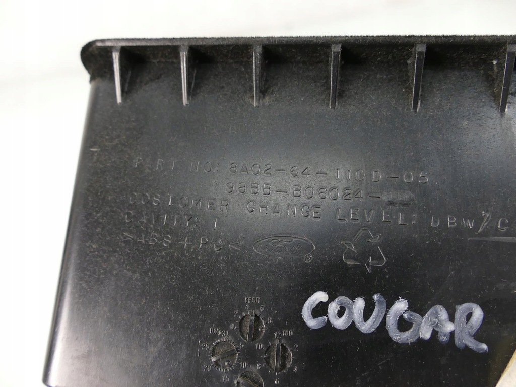 фото №5, Ford cougar бардачок пассажира полка