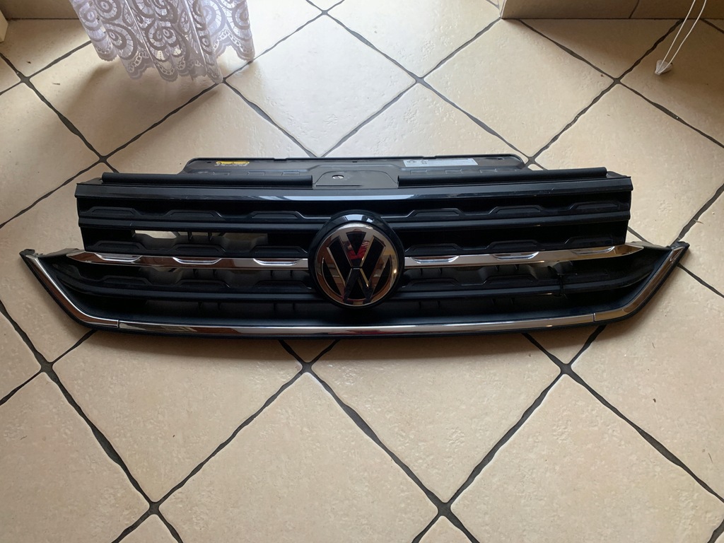 фото №1, Vw t-roc 18- решётка радиатора решётка радиатора радар оригинал