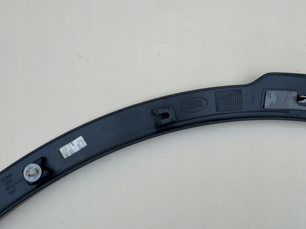 фото №13, Land rover discovery 5 v l462 молдинг крыла левый перед hy32-16a075