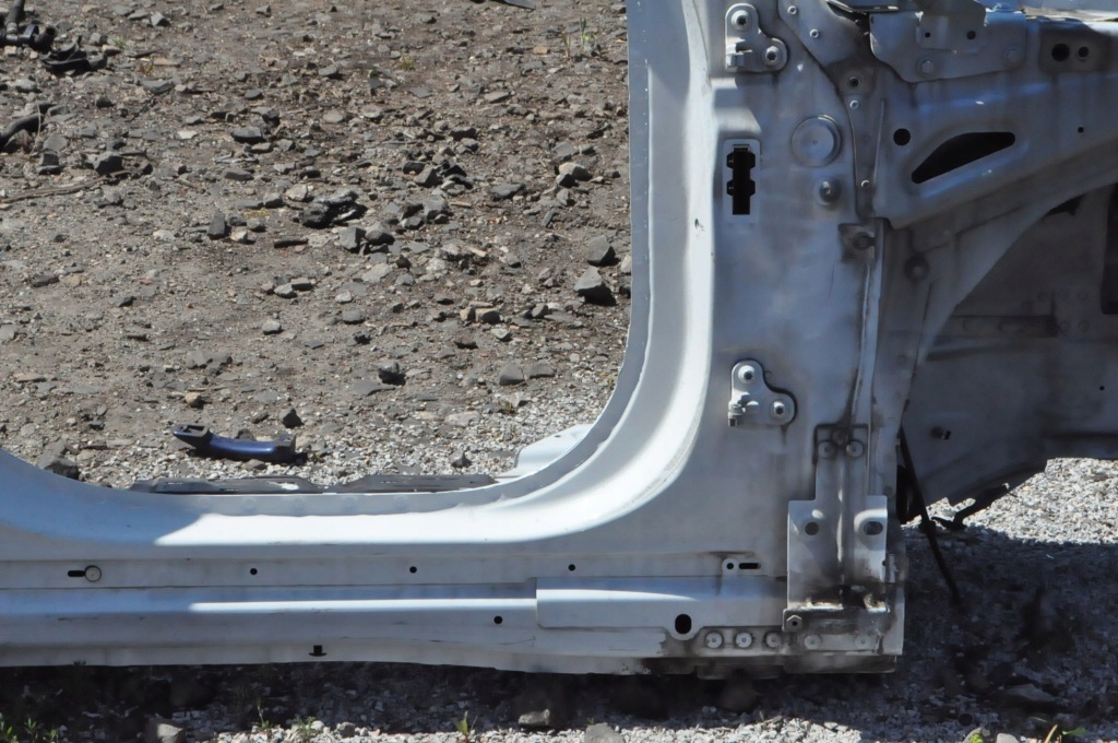 фото №4, Land rover discovery v l462 блок двигателя порог правый