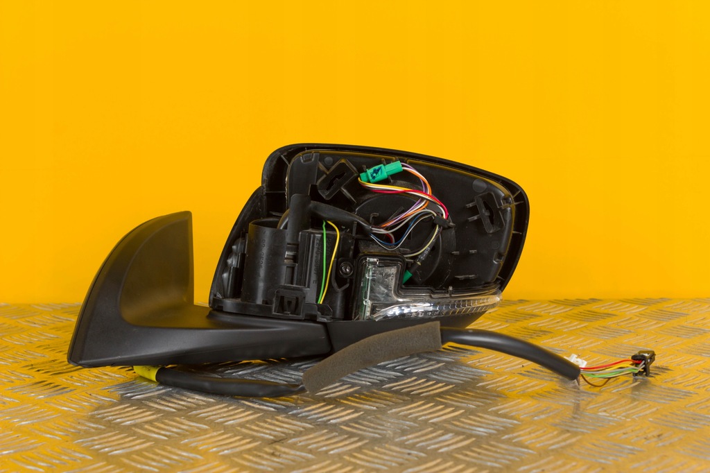 фото №1, Nissan leaf 2017- зеркало наружное левая 14pin