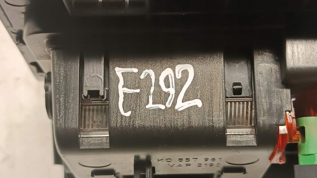 фото №10, Пепельница бардачок туннель volkswagen vw golf 5 v 1k0857961