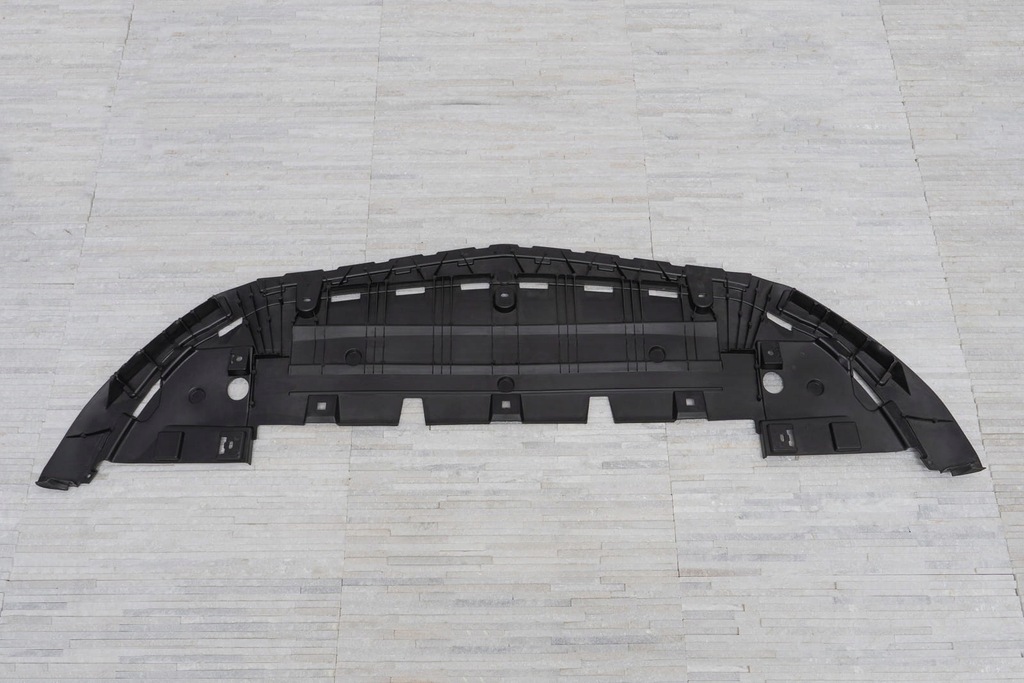 фото №8, Mercedes a-class w177 amg 18 захист передній бампера a1778854900 + болти