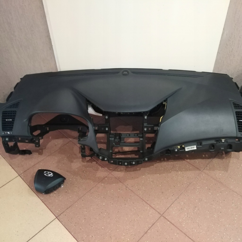 фото №1, Hyundai i40 консоль +2 x подушка безопасности
