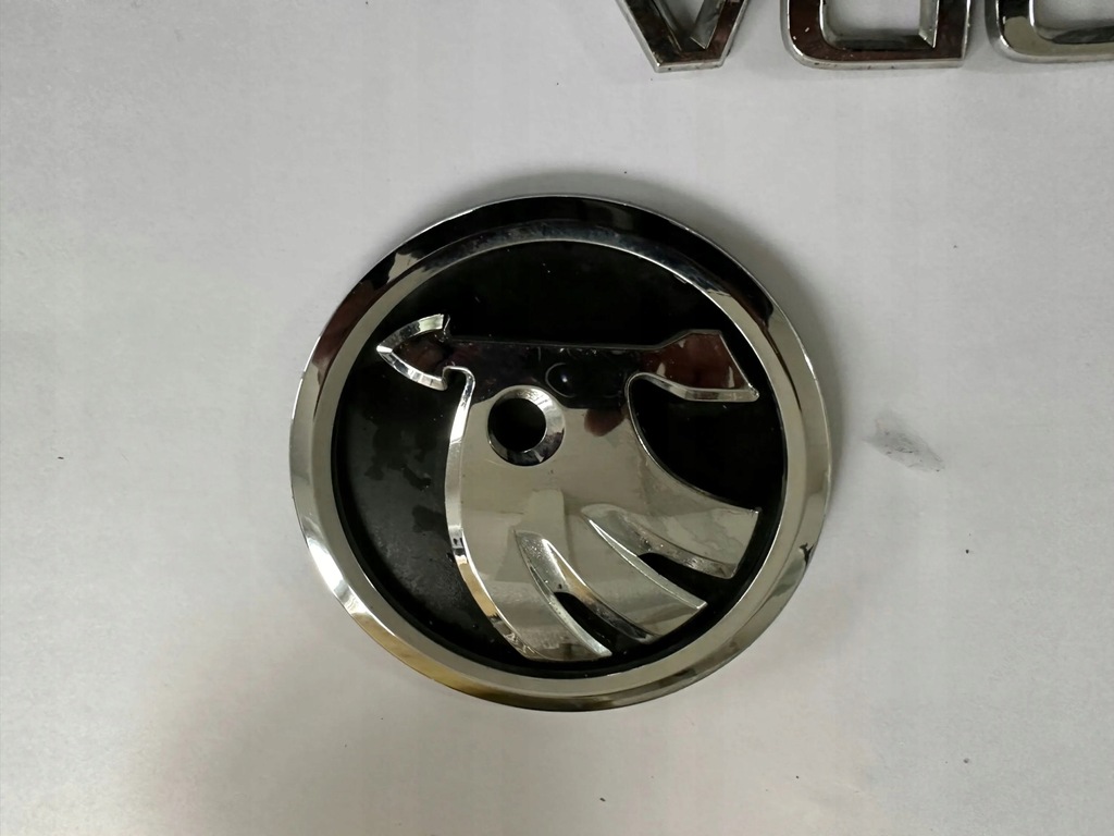фото №1, Емблема кришки надписи skoda superb ii lift hb