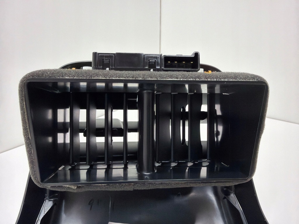 2022 tesla model 3 решётка обдув панели приборной панели 111107200e Киев