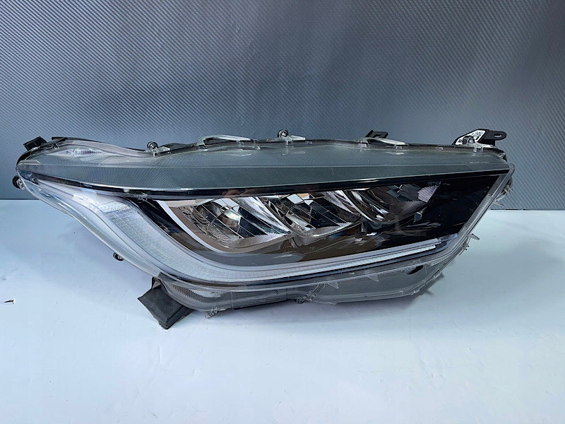 фото №3, Toyota yaris 4 права лампа led