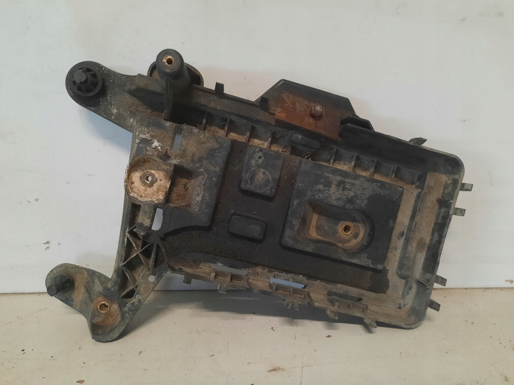 фото №1, Volkswagen passat основа акумулятор 1k0915333c