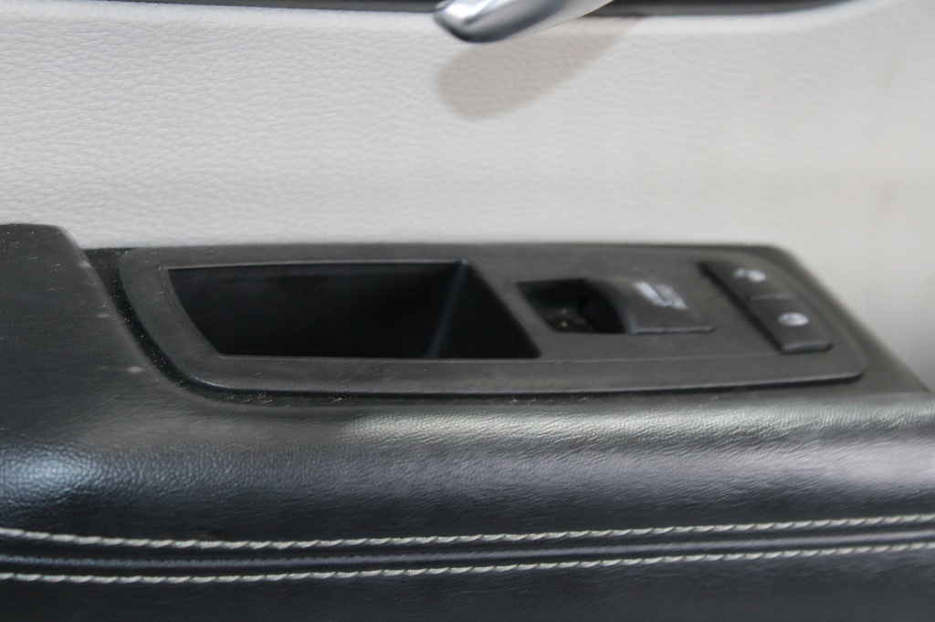 фото №11, Chrysler pacifica 17- обшивка двері правий перед limited шкіра