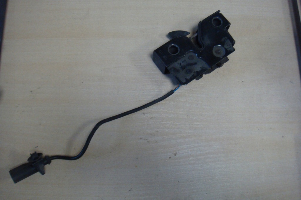 Купить Skoda rapid 1.0tsi 95km 17/19r замок капот оригинал