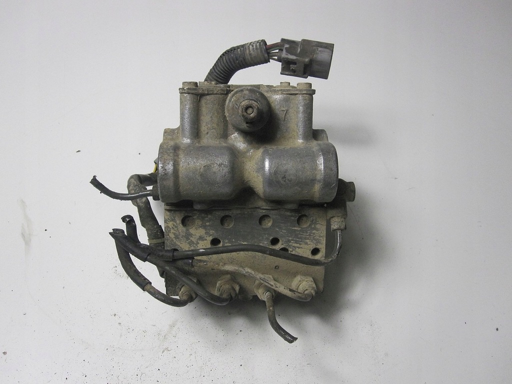 фото №10, Насос abs блок управления toyota rav4 96r