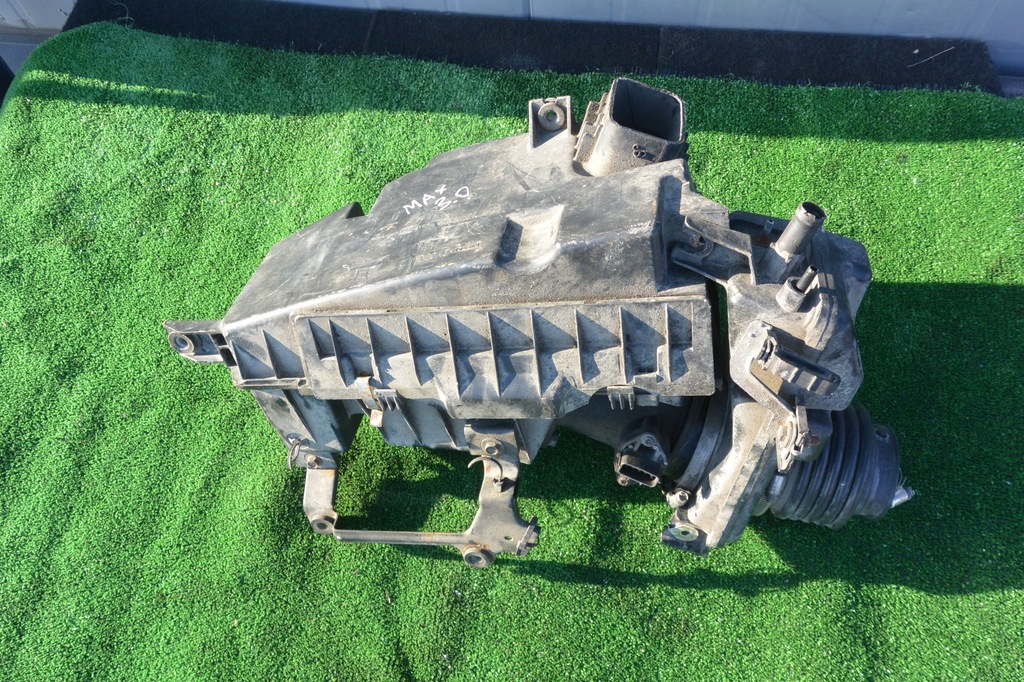 фото №1, Nissan maxima qx a33 корпус фильтра воздуха