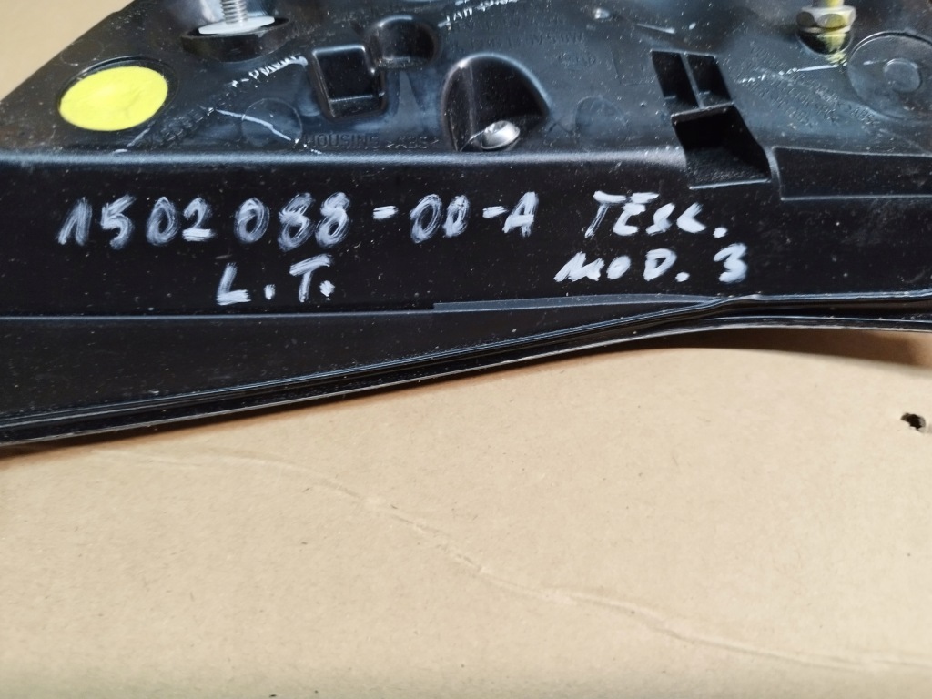 Tesla model y 3 лампа ліва задній 1502088-00-a Недорого