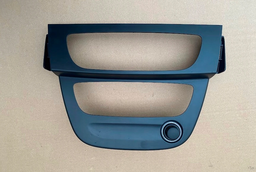 фото №1, Рамка радио / консоли renault fluence оригинальный номер 682605490r
