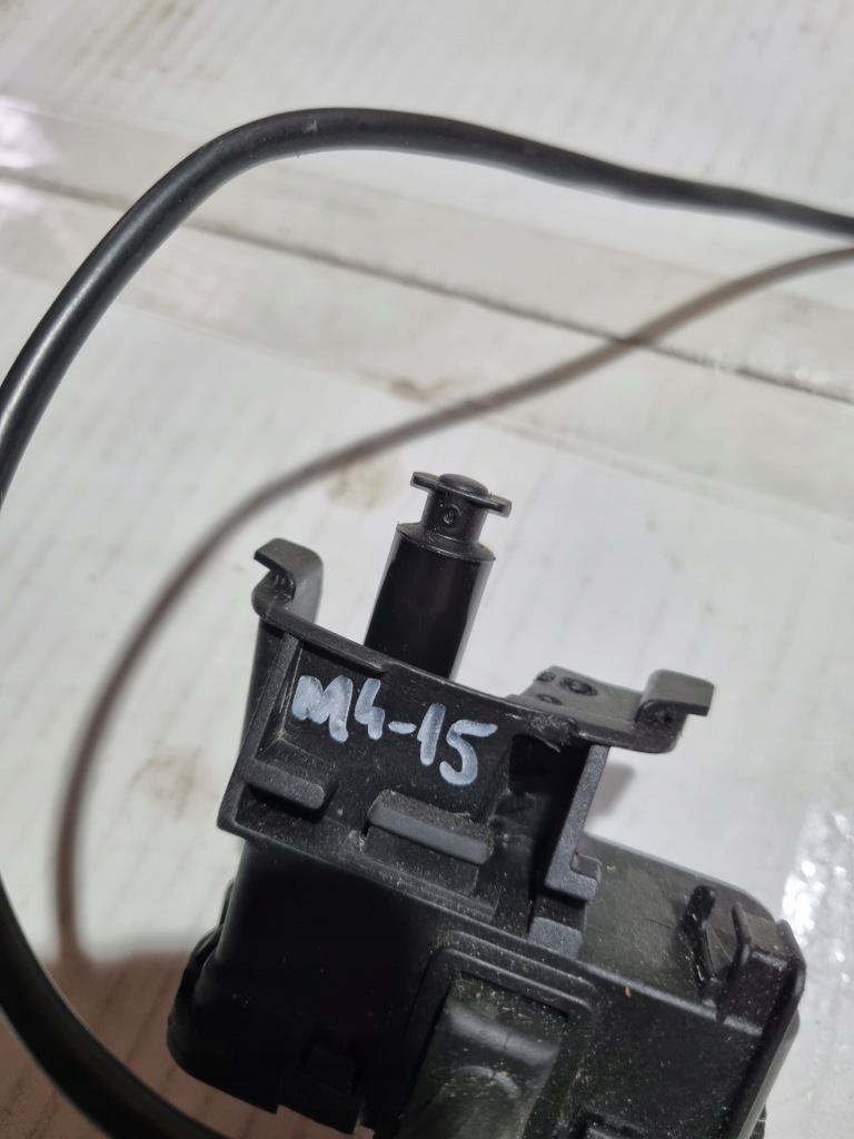 фото №14, Volkswagen golf vii 2014 амортизатори кришка заливної пального 5c6810773h