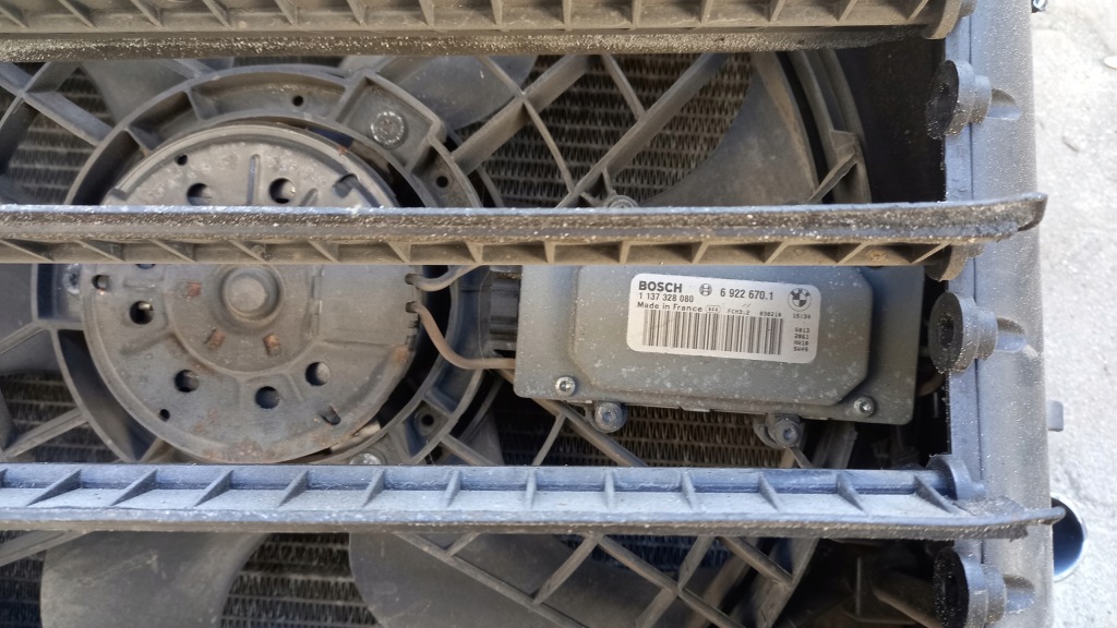 Радіатор bmw 320d Доставка