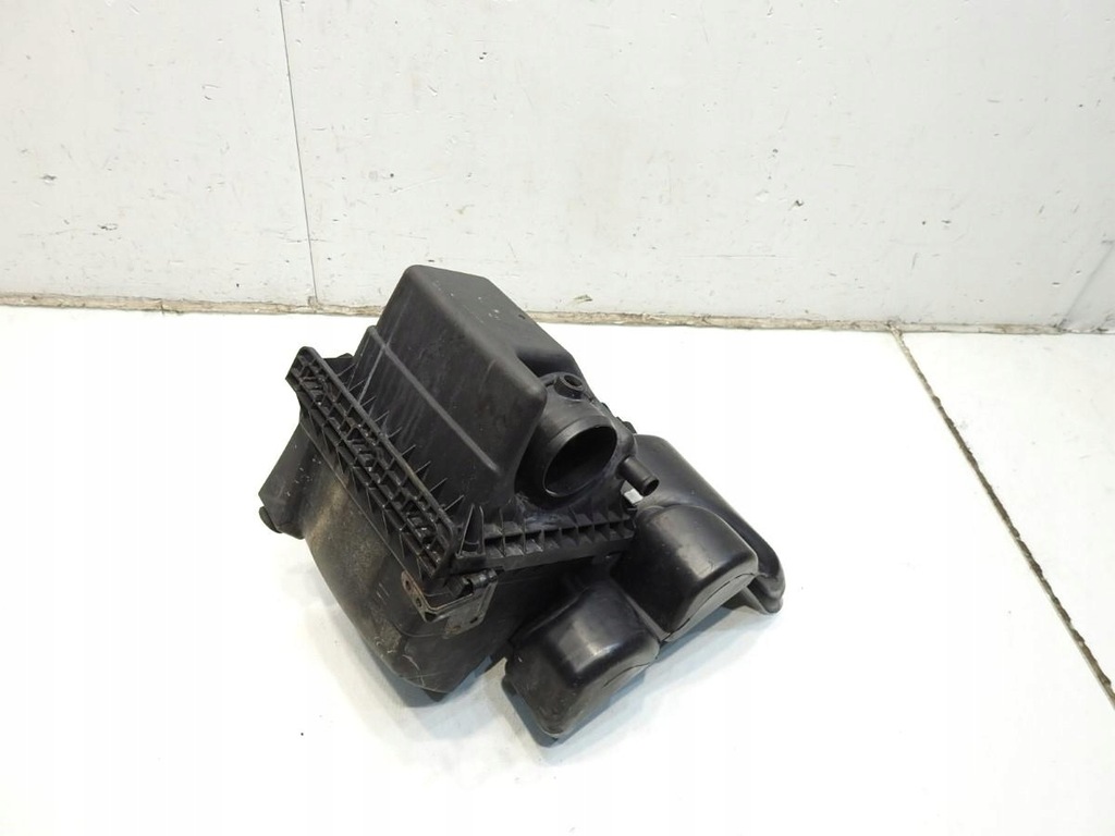 фото №8, Корпус фильтра воздуха dodge journey i 2.7 v6 24v 04891913ac